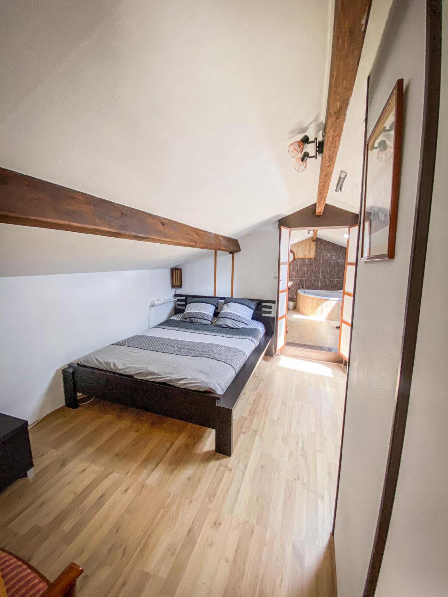 Ryokan Lankana Exideuil-sur-Vienne Exterior photo